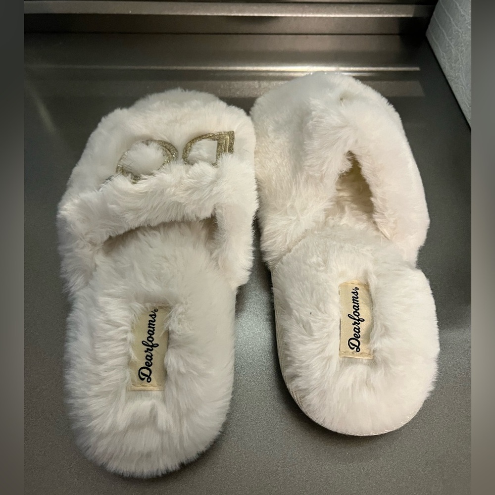 Slippers - Picture 2 of 4